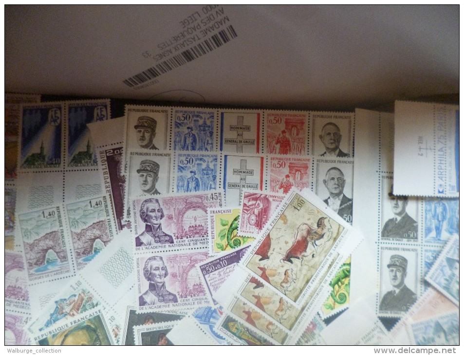 FRANCE SPLENDIDE VRAC NEUF XX AVEC CARNETS ANNEES 70s. ENVIRON 4000 TIMBRES !!! DEPART 1 EURO !!!