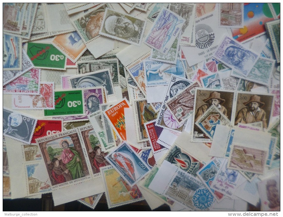 FRANCE SPLENDIDE VRAC NEUF XX AVEC CARNETS ANNEES 70s. ENVIRON 4000 TIMBRES !!! DEPART 1 EURO !!!