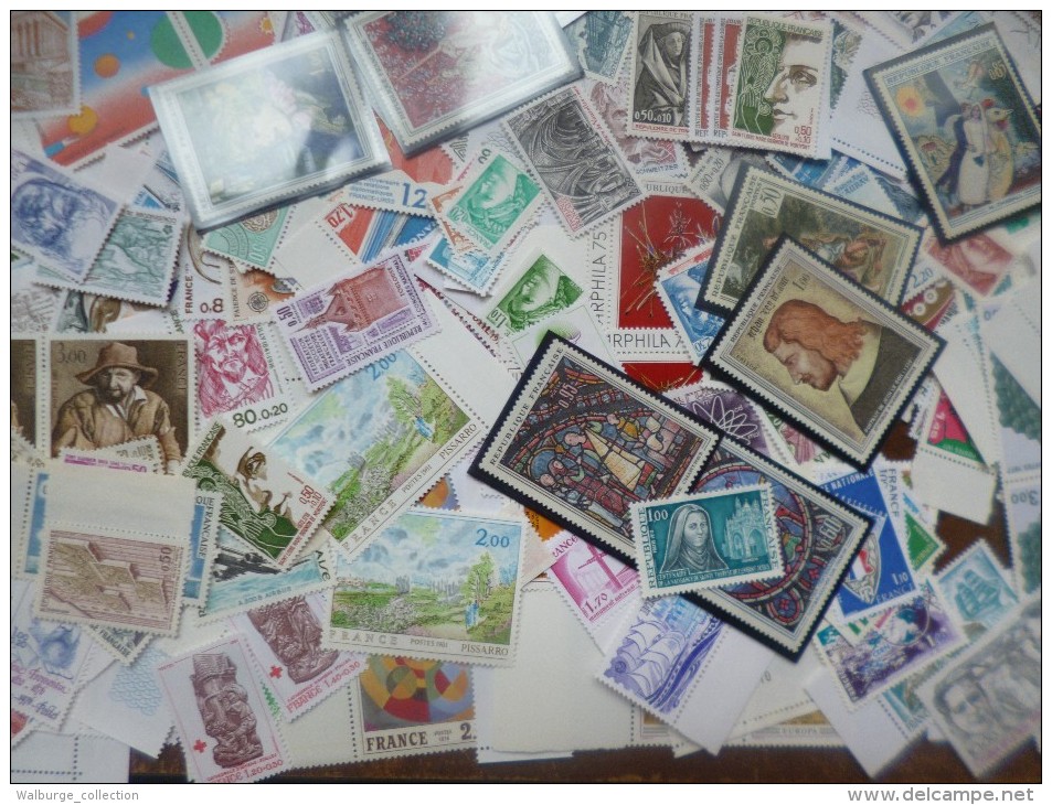 FRANCE SPLENDIDE VRAC NEUF XX AVEC CARNETS ANNEES 70s. ENVIRON 4000 TIMBRES !!! DEPART 1 EURO !!!