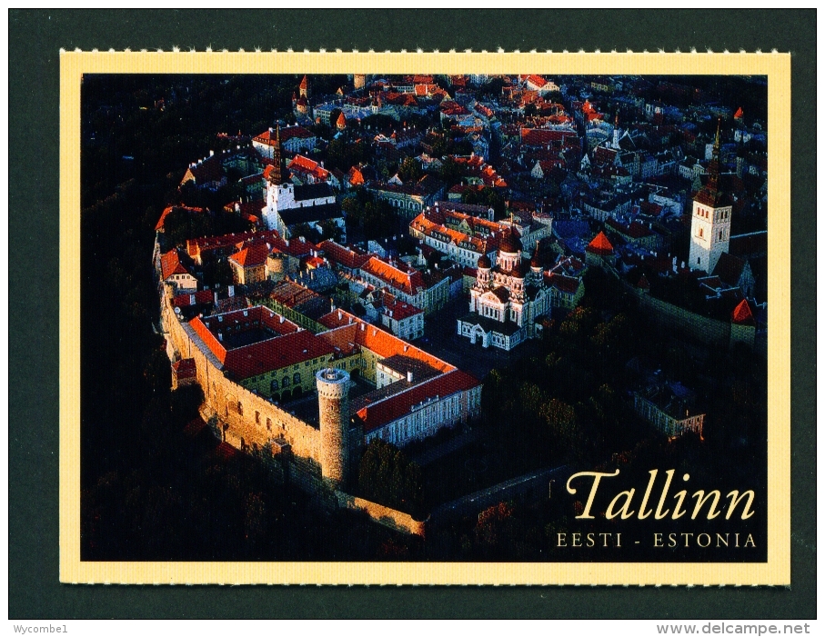 ESTONIA  -  Tallinn  Old Town  Unused Postcard - Estonia