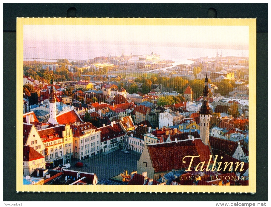 ESTONIA  -  Tallinn  Town Hall Square  Unused Postcard - Estonia