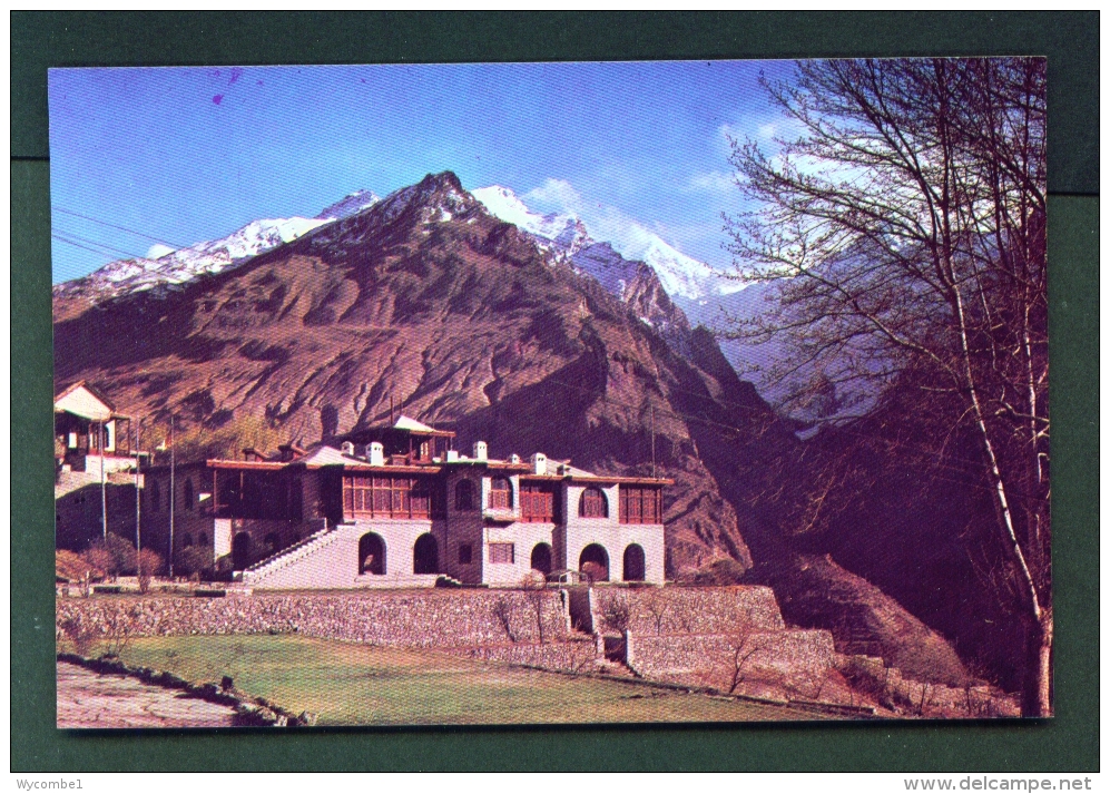 PAKISTAN  -  Hunza  Raki Poshi Peak And The Palace Of The Emir  Unused Postcard - Pakistan