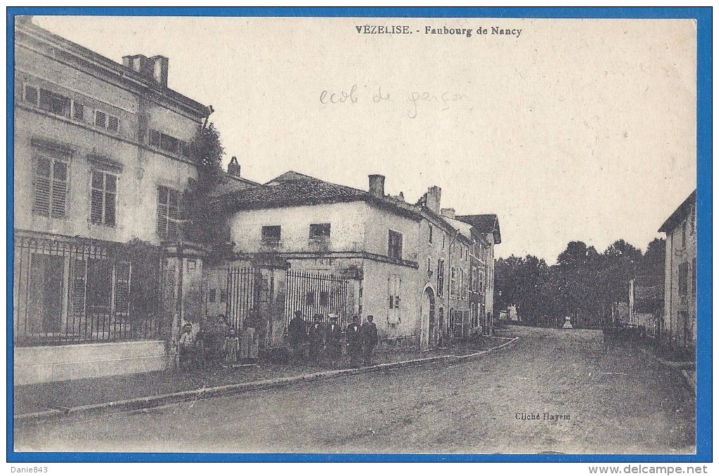 CPA - MEURTHE ET MOSELLE - VELIZE - FAUBOURG DE NANCY - ECOLE DE GARCONS - Petite Animation - Cliché Hayem - Vezelise