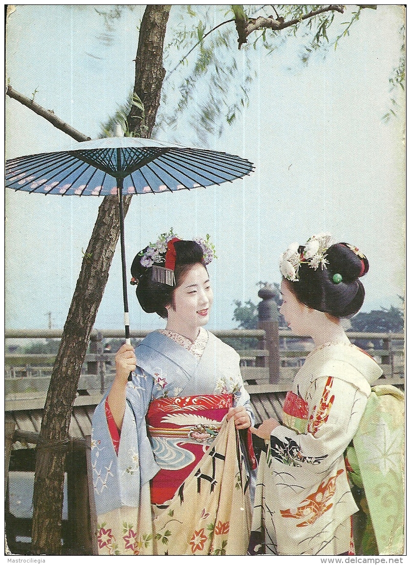 JAPAN  NIPPON  GIAPPONE  KYOTO  Maiko  Geisha - Pin-Ups