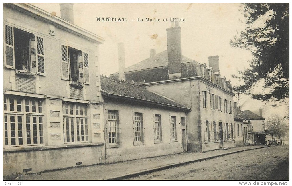 87 - NANTIAT - LA MAIRIE ET L'ECOLE - HAUTE VIENNE - VOIR SCANS - Nantiat