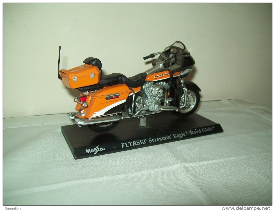 Harley Davidson (Fltrset Screamin Eagle Road Glide) "Maisto"  Scala 1/18 - Motorcycles
