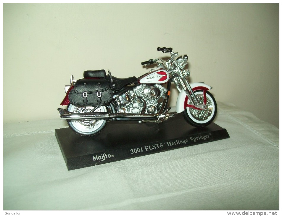 Harley Davidson (2001 Flsts Heritage Springer) "Maisto"  Scala 1/18 - Motos