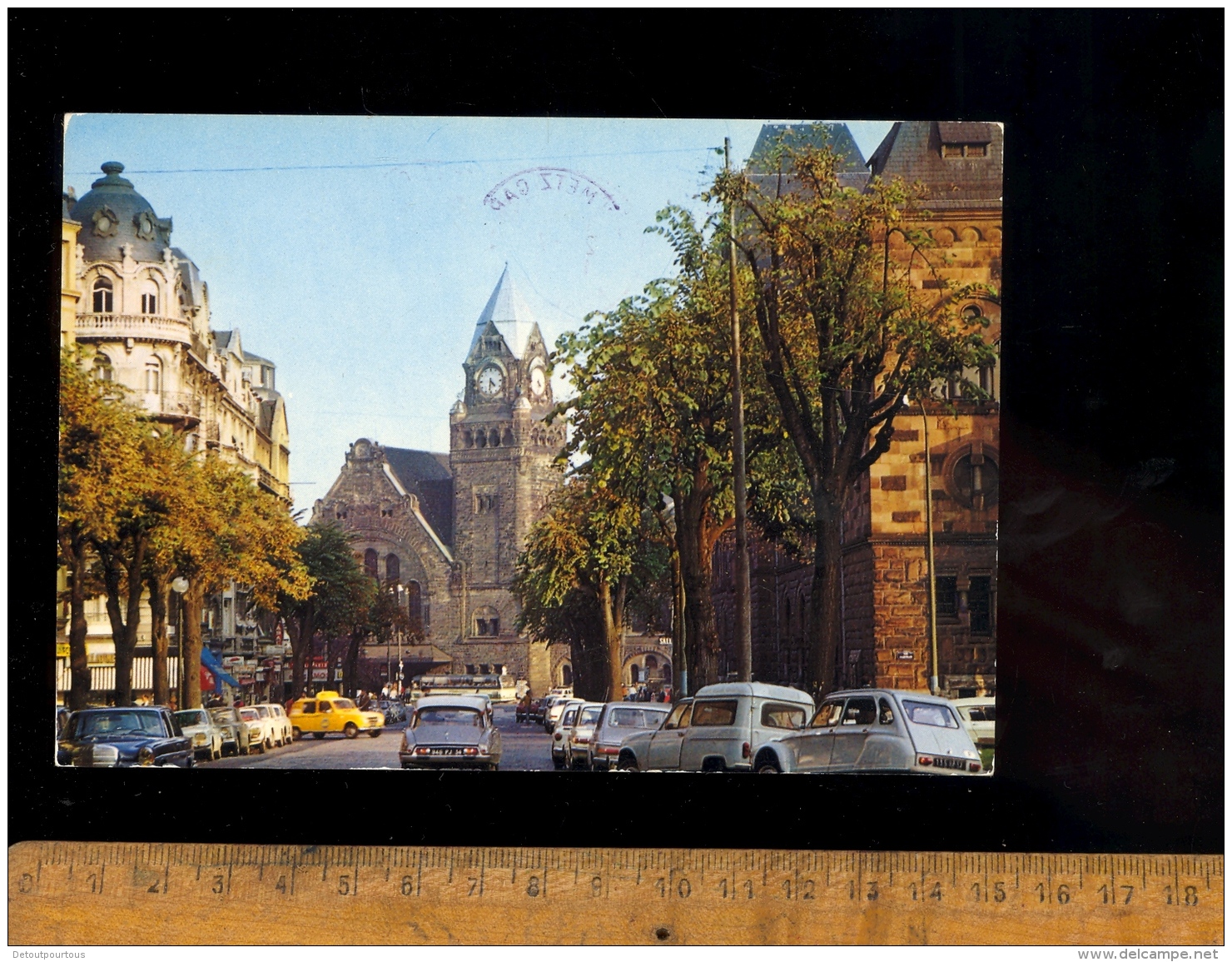 METZ Moselle 57000 : La Rue Gambetta Et Gare Centrale Sncf  1979 / Auto Renault 4L Citroen DS 2CV Diane Mercedes Benz - Metz