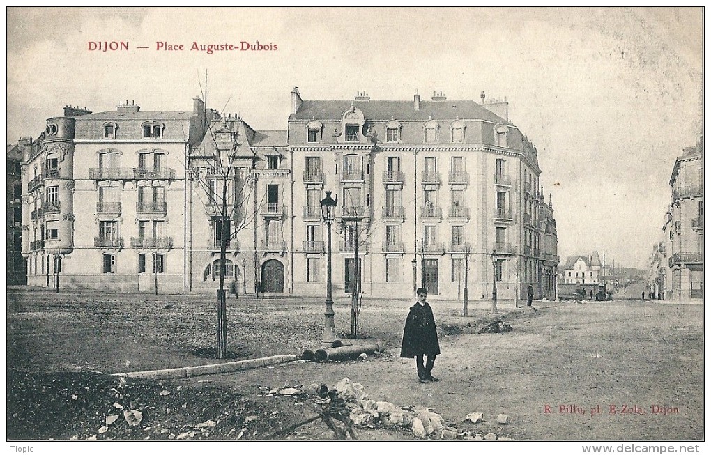 DIJON   ( 21 )   La  Caszene  Brune,  Cour  Intérieure. Place  Auguste - Dubois. Port  Du  Canal  Et  L'Ile         $ - Dijon