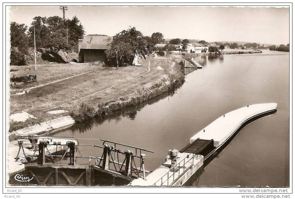 Cpsm De Boran Sur Oise, L´écluse - Boran-sur-Oise