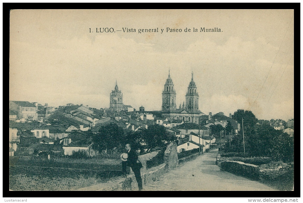 LUGO -  Vista General Y Paseo De La Muralla ( Ed. Grafos Nº 1)  Carte Postale - Lugo