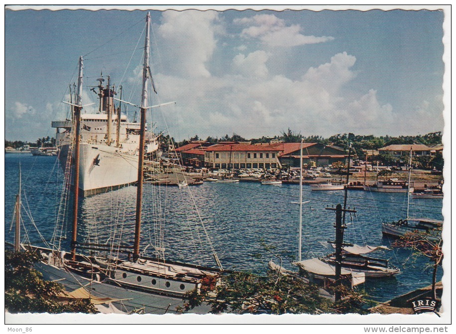 TAHITI - LE PORT DE PAPEETE 1965 - - Tahiti