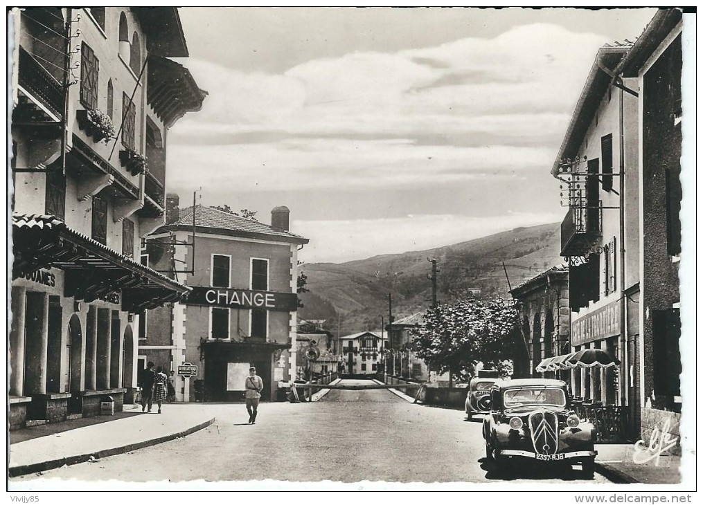 64 - BEHOBIE - T.Belle Vue Animée Du Pont Internationel . La Douane ( Format 14.9 X 10.6 ) - Béhobie