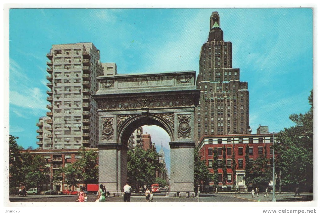 Washington Arch In Washington Park, New York City - Parcs & Jardins