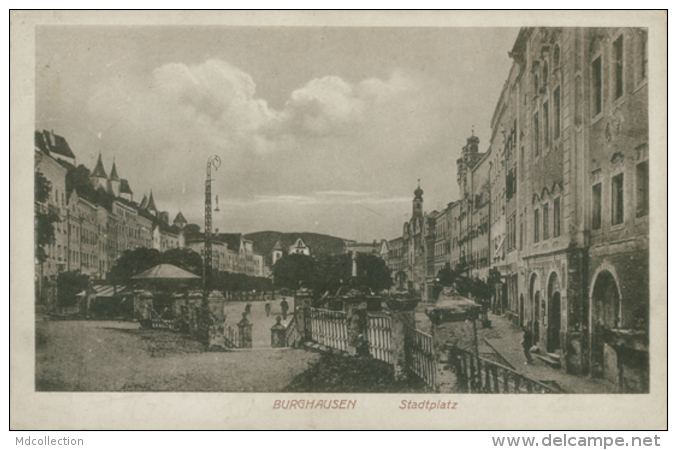 DE BURGHAUSEN / Stadtplatz / - Burghausen