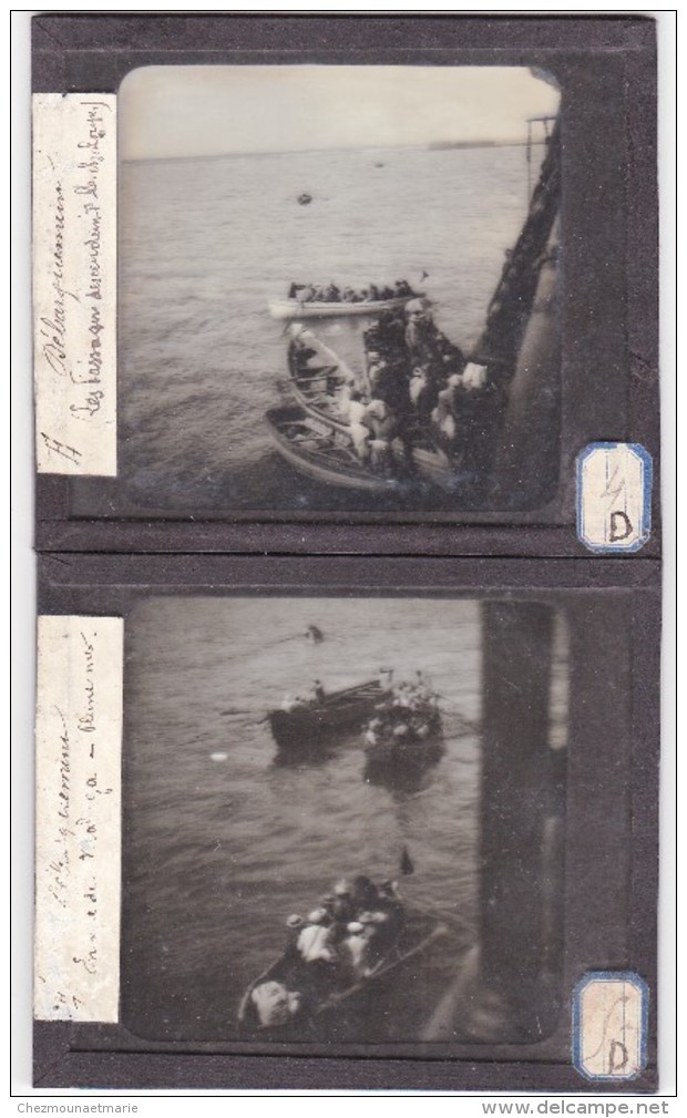 ESPAGNE - MALAGA - DEBARQUEMENT EN MER - CHALOUPES ET PASSAGERS - BATEAU NAVIRE - LOT DE 2 PLAQUES DE VERRE - PHOTO - Glass Slides