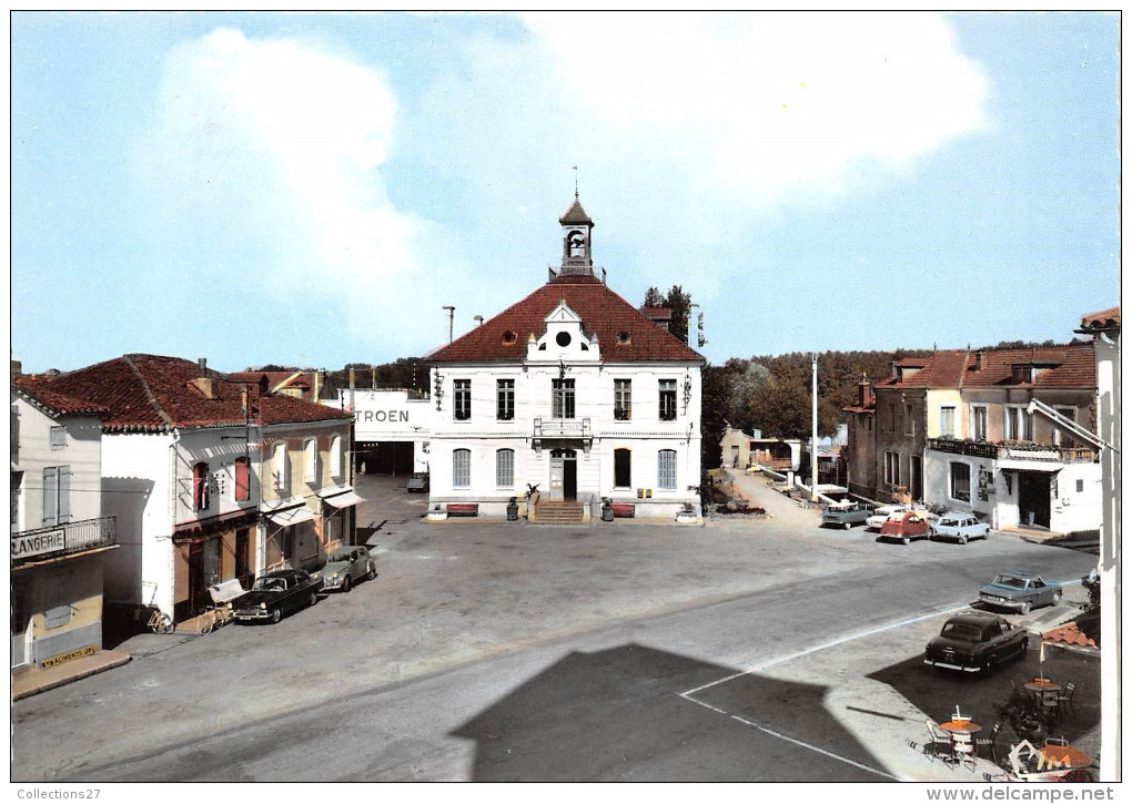 32- RISCLE SUR L'ADOUR -  PLACE DE HÖTEL DE VILLE - Riscle