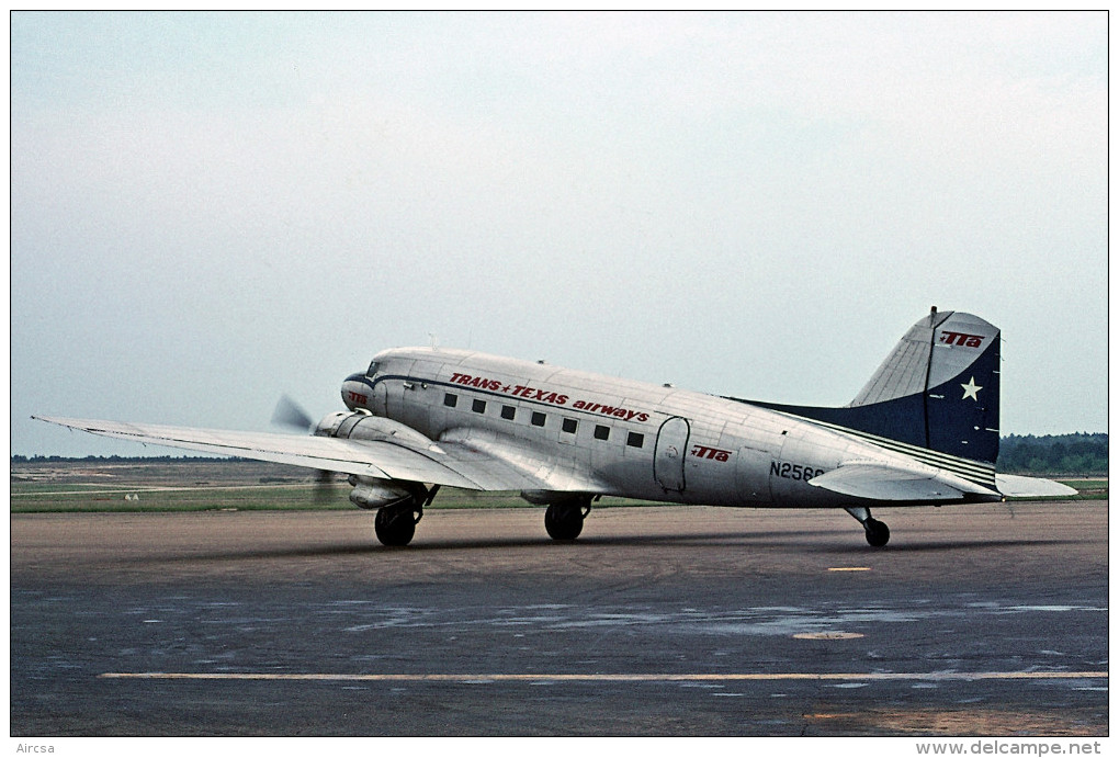 Aviation Postcard-630-TTA TRANS TEXAS AIRWAYS Douglas DC-3 - 1946-....: Moderne