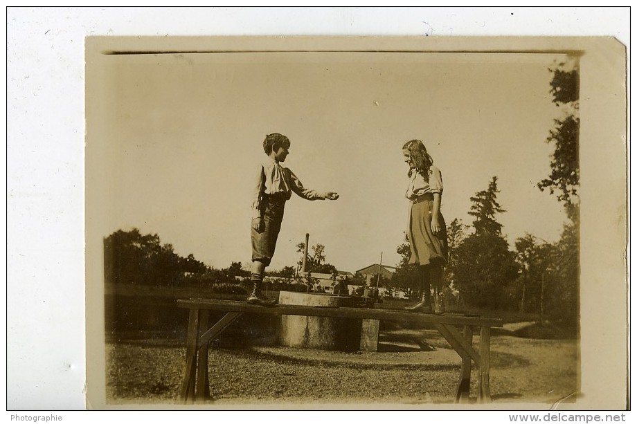 Vie Quotidienne En France Jeu D'enfants Banc Ancienne Photo Amateur 1900 - Luoghi