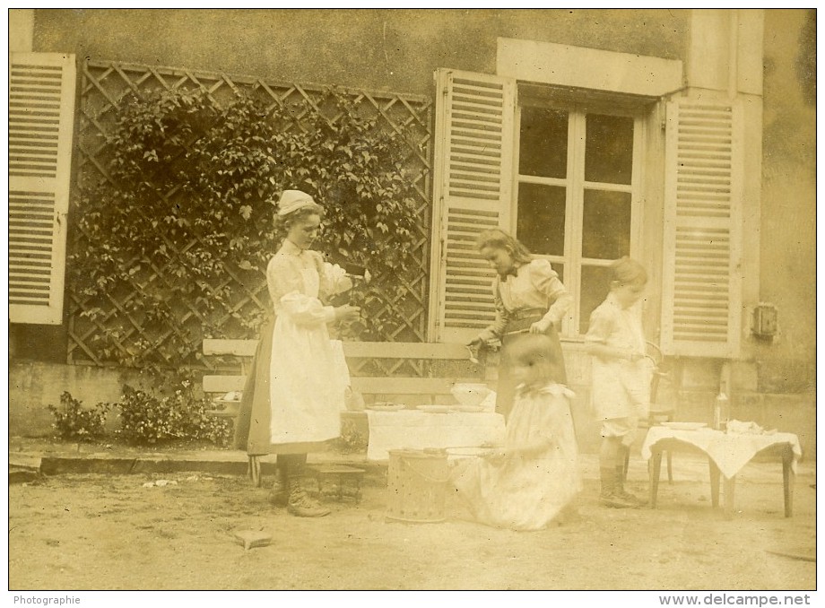 Vie Quotidienne En France Jeu Enfants Dinette Ancienne Photo Amateur 1900 - Anonymous Persons