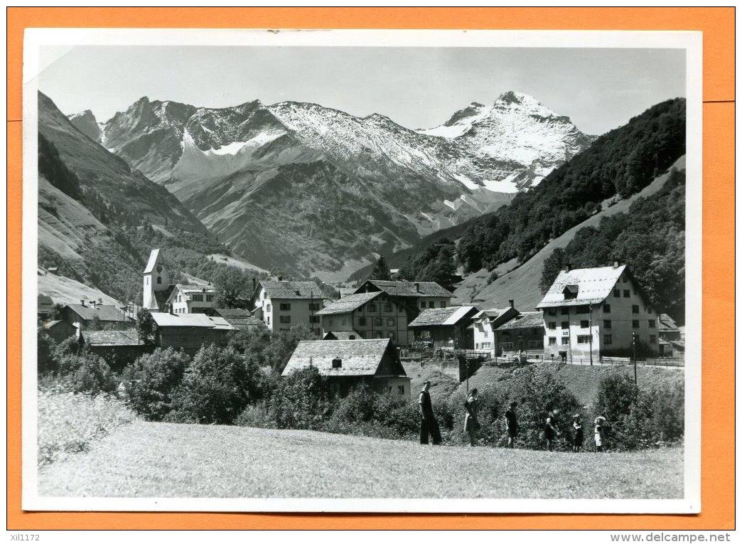 FAO-02  Elm Glarus Mit Hausstock U. Ruchwichlenberg. Gelaufen In 1954. Belebt. - Elm