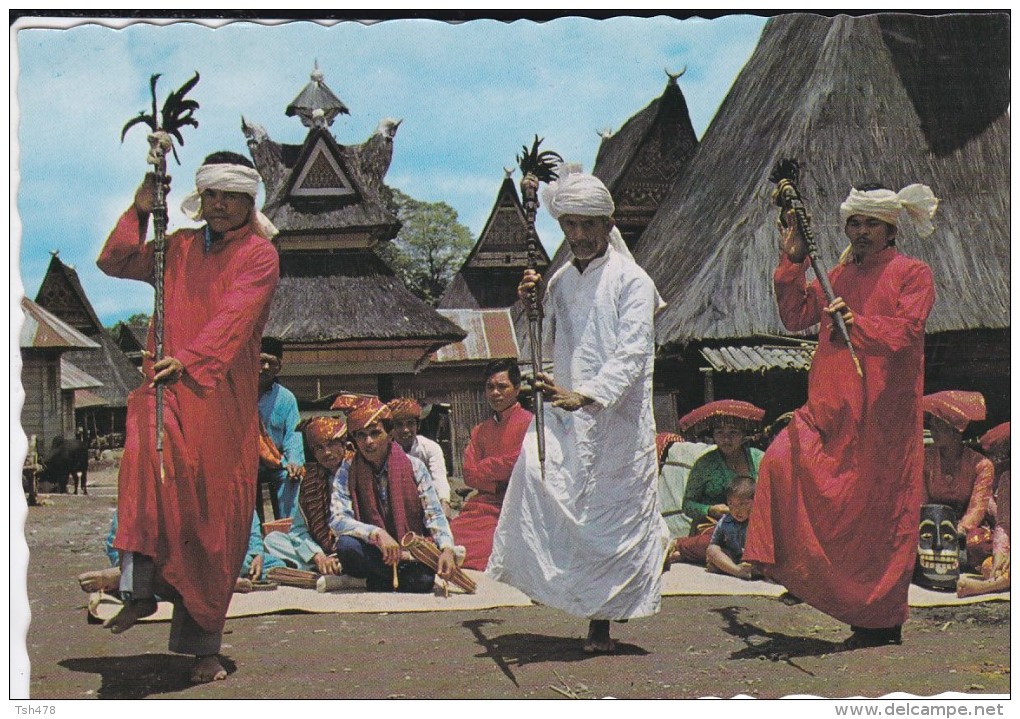 ASIE----INDONESIE--tari Tongkat Adat Karo,sumatera Utara---voir 2 Scans - Indonésie