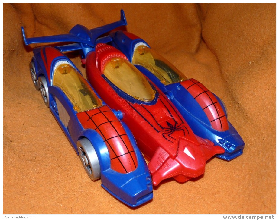 GRANDE VOITURE SPIDERMAN 32 X18.5 Cm TRANSFORMABLE AVION HASBRO 2012 Marvel - Spider-Man