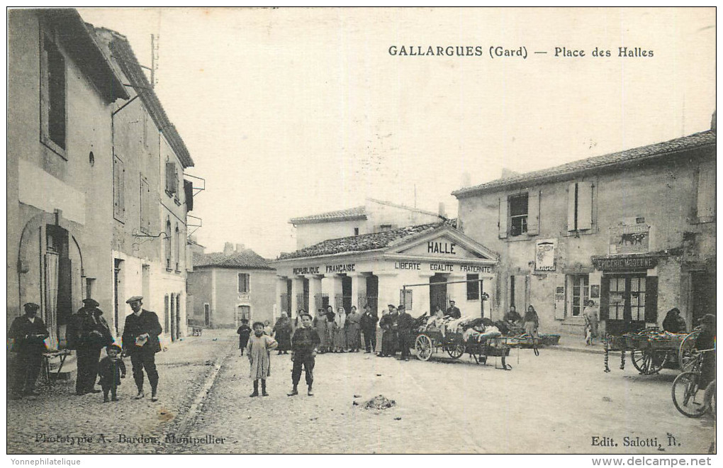 30 - GARD - Gallargues - Place Des Halles - Gallargues-le-Montueux