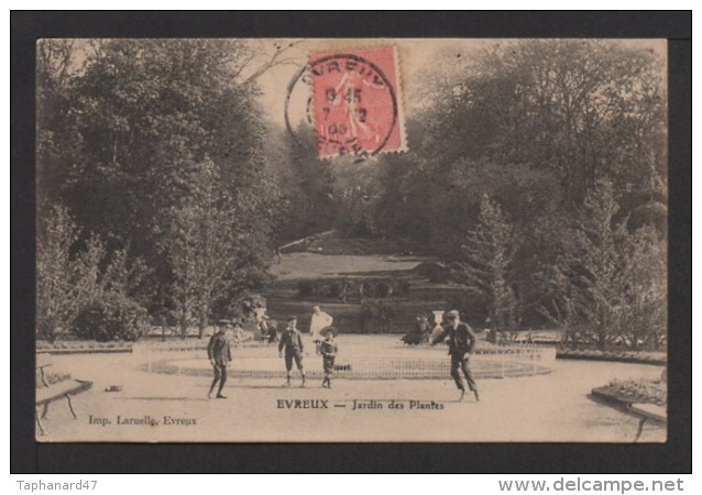 CPA : EVREUX . Jardin Des Plantes . Animtion . - Evreux