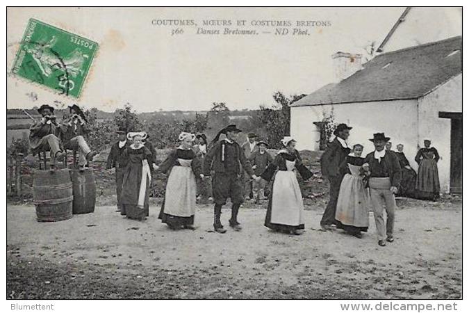 CPA Coutumes Moeurs Et Costumes Bretons Circulé CMCB 366 - Bretagne