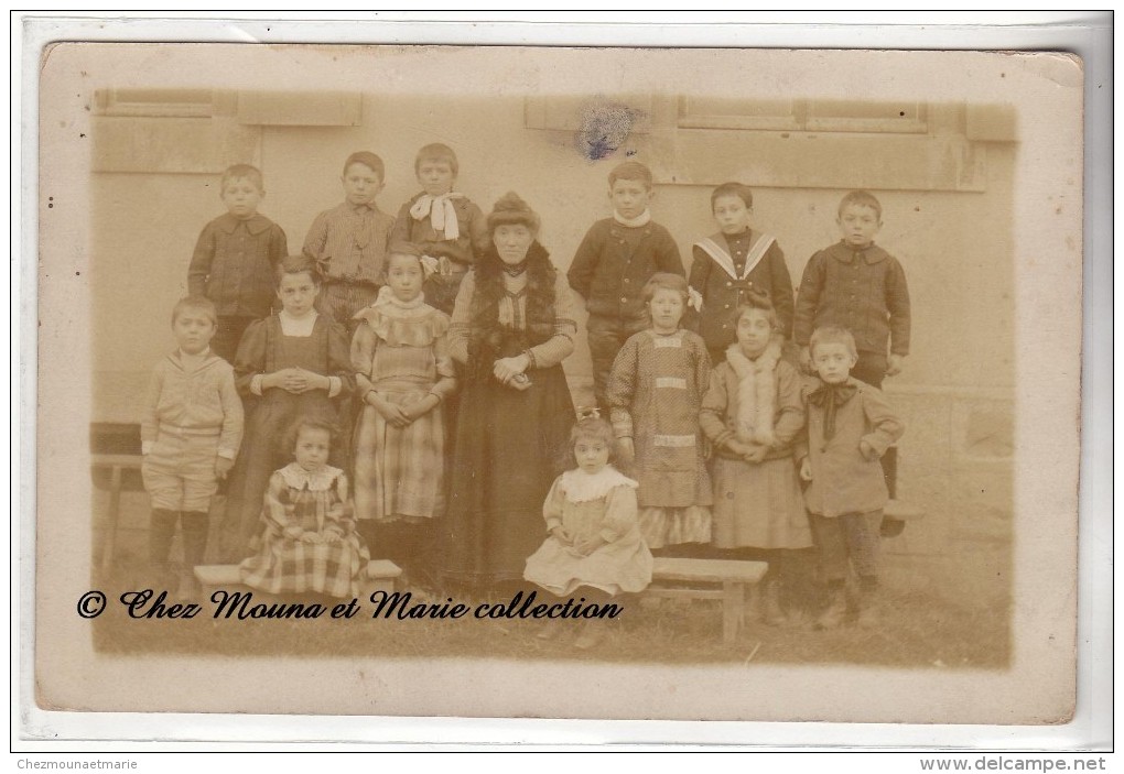 PHOTO DE CLASSE - ECOLE DE FILLES ET GARCONS - POUR VEINIG FAUBOURG ST HONORE PARIS - CARTE PHOTO - Schulen