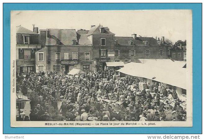 CPSM - Marchands Ambulants La Place Du  Marché MESLAY-DU-MAINE 53 - Meslay Du Maine