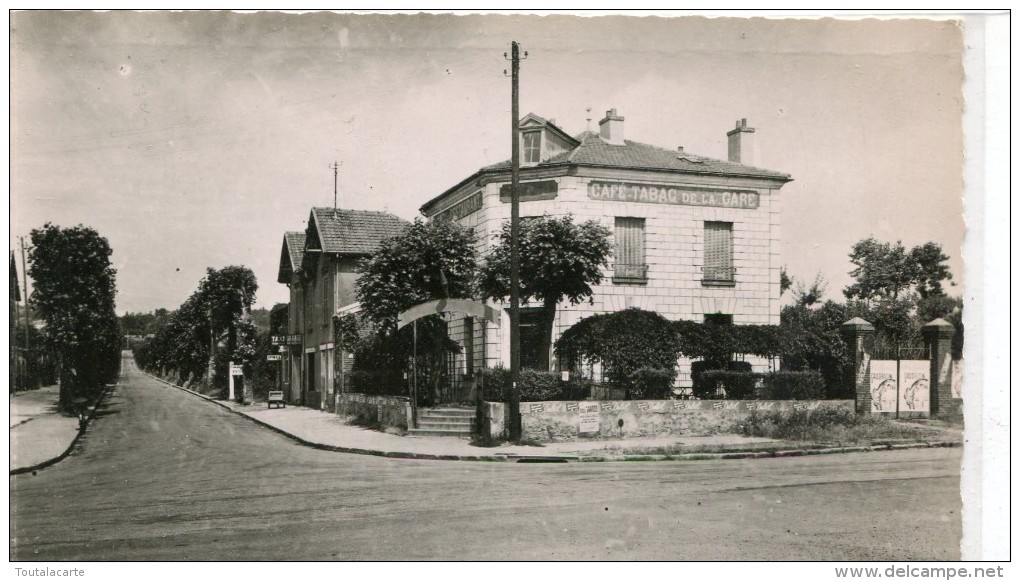 CPSM 95  MONTSOULT CAFE TABAC DE LA GARE 1952 - Montsoult