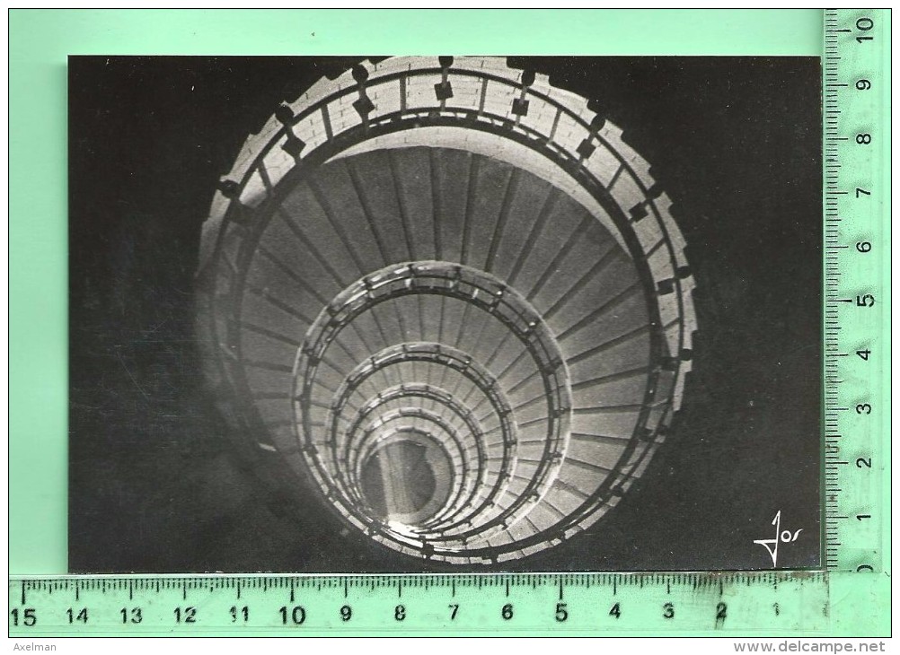 CPM, PENMARC'H: Intérieur Du Phare, L'escalier De Granit, 307 Marches - Penmarch