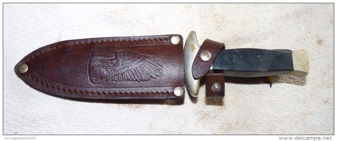 ANCIEN COUTEAU AVEC ETUI DECOR TETE D'INDIEN GENRE COUTEAU DE CHASSE TBE 21.5 Cm - Knives/Swords