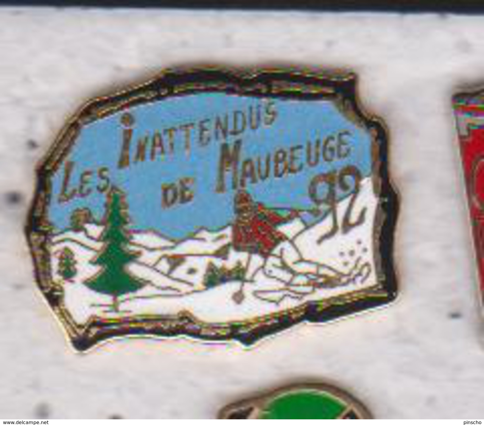 Pin's  MAUBEUGE92 - Cities