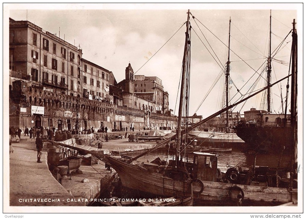 04554 "CIVITAVECCHIA - CALATA PRINCIPE TOMMASO DI SAVOIA" ANIMATA, BARCHE. VERA FOTO. CART  SPED 1935 - Civitavecchia