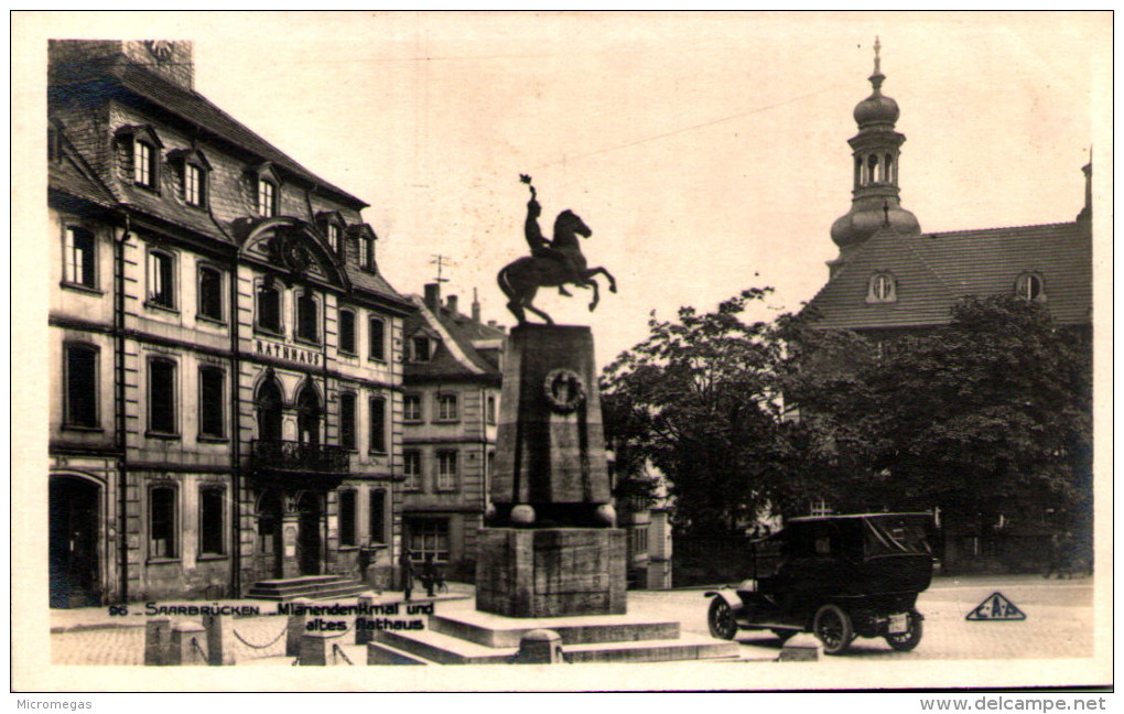 SAARBRÜCKEN - Ulanendenkmal Und Altes Rathaus - Saarbruecken