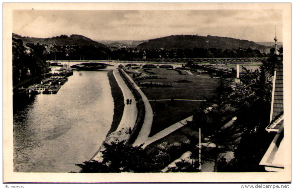 SAARBRÜCKEN - Partie An Der Saar Mit 70er Denkmal Und Bismarckbrücke - Saarbruecken