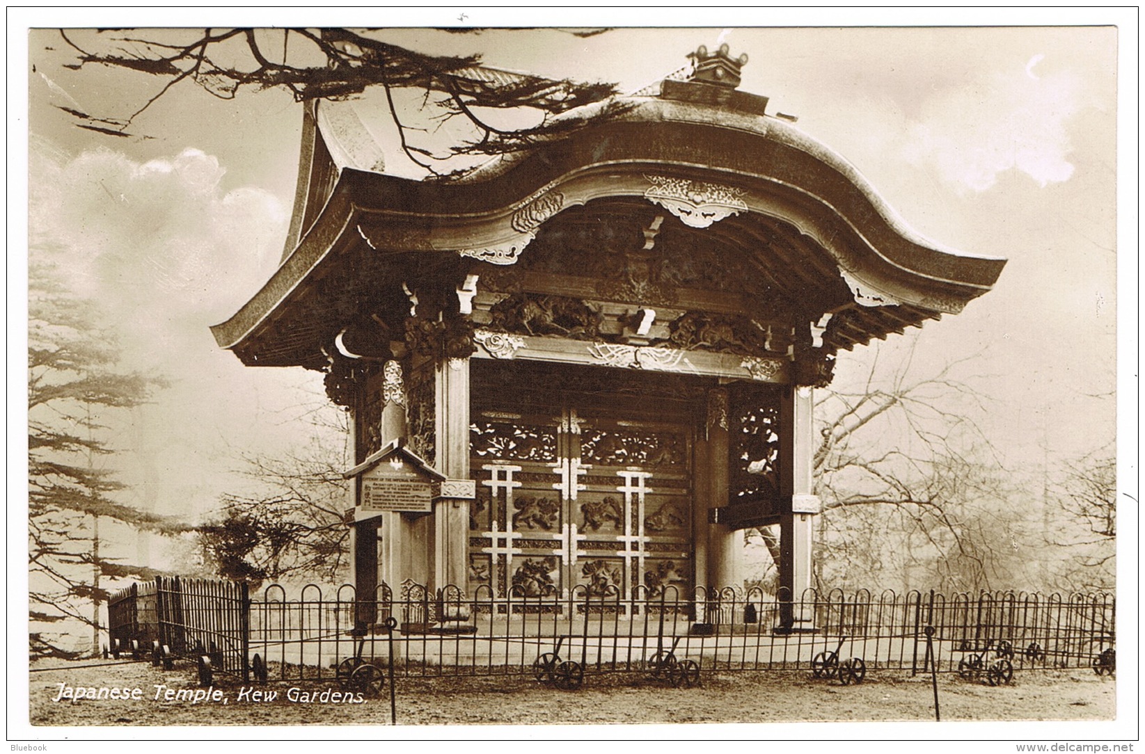 RB 1100 - Early Real Photo Postcard - Japanese Temple - Kew Gardens London - London Suburbs