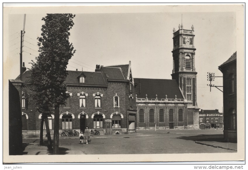 62  - HARNES  -  Vue à L'entrée De La Place - Harnes