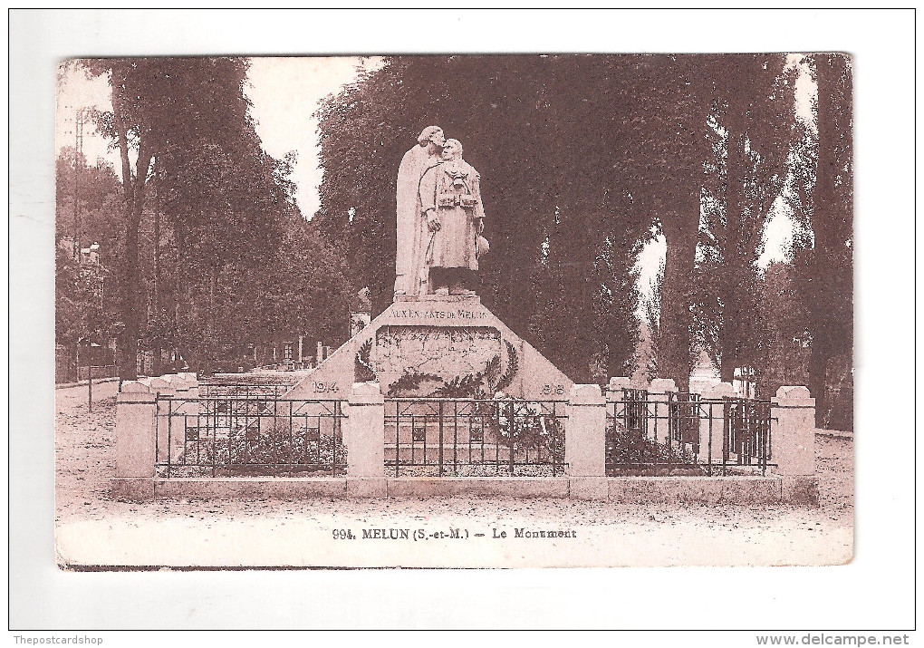 CPA 77  Melun Le Monument De La Grande Guerre  DOS NON DIVISE  War Memorial - Melun