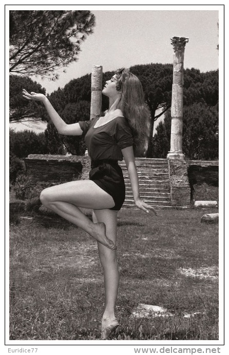 Sexy BRIGITTE BARDOT Actress PIN UP Postcard - Publisher RWP 2003 (41) - Entertainers