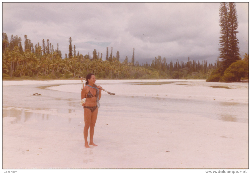 REAL PHOTO, Bikini Pretty Woman   Beach , Femme En Maillot De Bain, Plage, ORIGINAL - Personnes Anonymes