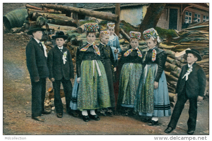 DE ELZACH / Des Jeunes Gens En Costumes Traditionnels / CARTE COULEUR - Elzach