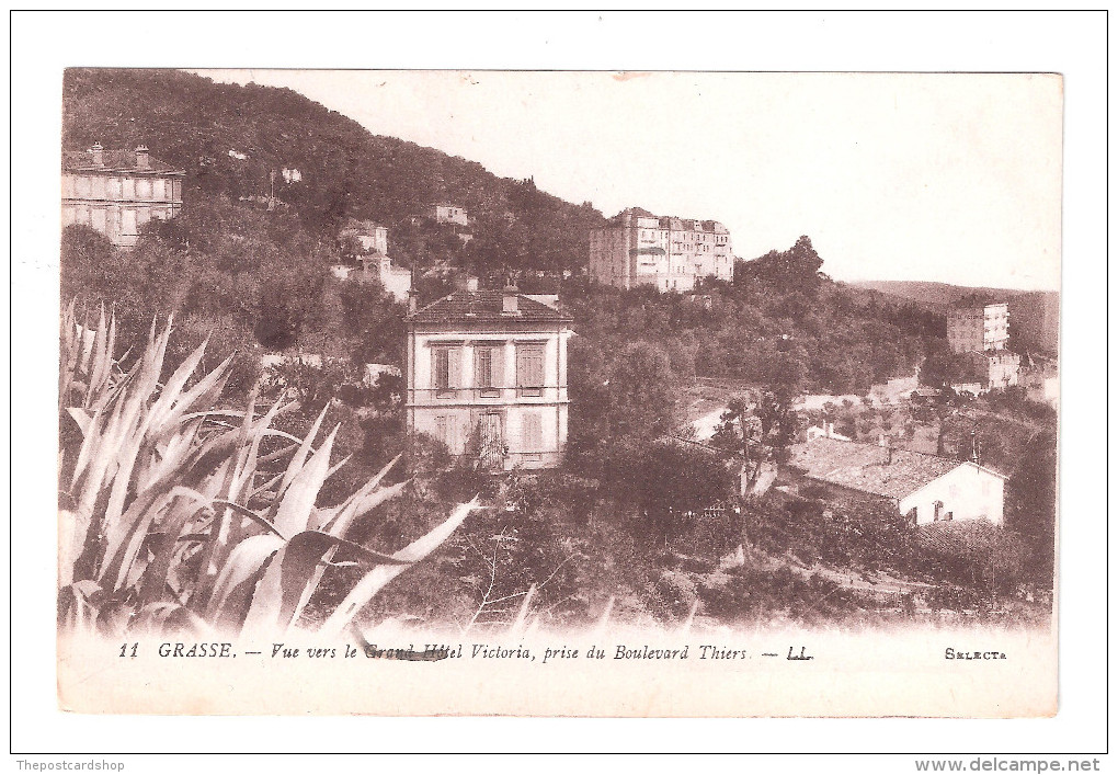 CPA 06 GRASSE - VUE VERS LE GRAND HOTEL ET L HOTEL VICTORIA PRISE DU BOULEVARD THIERS - Grasse