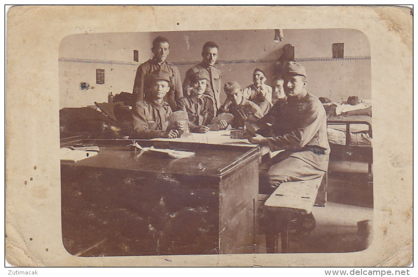 Austria WWI Soldiers Playing Cards Real Photo Postcard - Cartes à Jouer