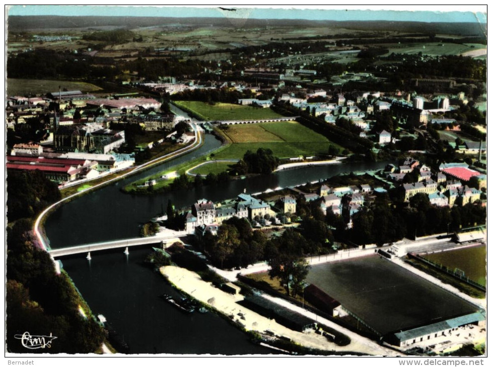 SEDAN ... LA MEUSE .. VUE AERIENNE - Sedan