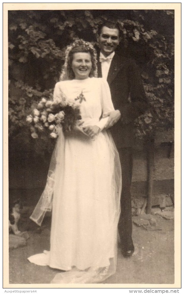 Carte Photo Originale Mariage - Couple De Jeunes Mariés Le 17.09.1945 - Hans Fraüte - Pegau / Sa - Personnes Identifiées