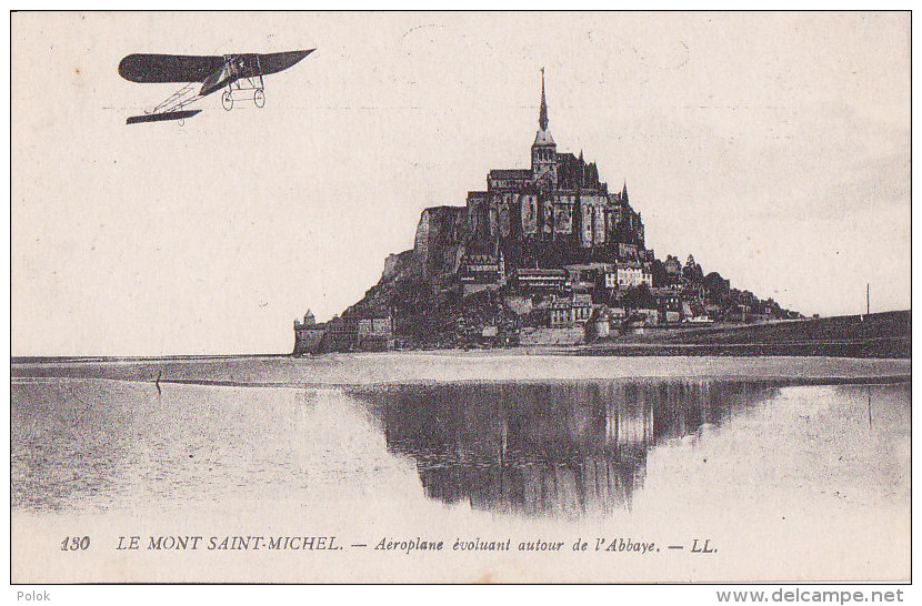 Bc - Cpa Le MONT SAINT MICHEL - Aéroplane évoluant Autour De L'Abbaye - Le Mont Saint Michel